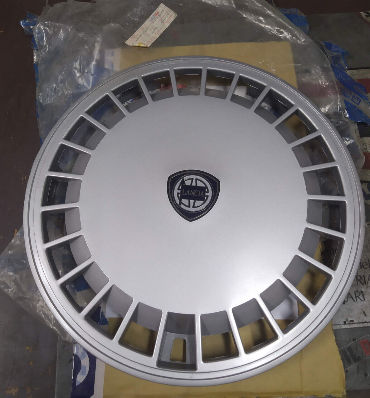 Kit of 4 adaptable wheel covers - for LANCIA THEMA (First series) - diameter 14"