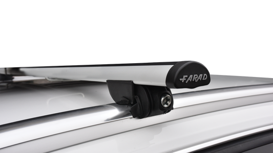 Barre Farad Aerodynamic Silver 110cm + Kit BM 03 per Volkswagen Golf Variant dal 2021> (5 porte) con Corrimano Alto