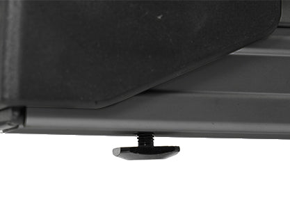 Barre Portatutto Farad BEAMAR 120cm + Portasci YELO BLACK per 6 paia di sci o 4 snowboard per Audi Q5 dal 2017> (5 porte) con Corrimano Basso